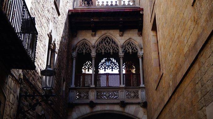 barcelona_gothic_quarter_pixabay.jpg