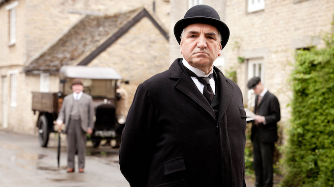 Watch - <i>Downton Abbey: A New Era</i> Cast, Director on the Joy and Comfort of the Sequel