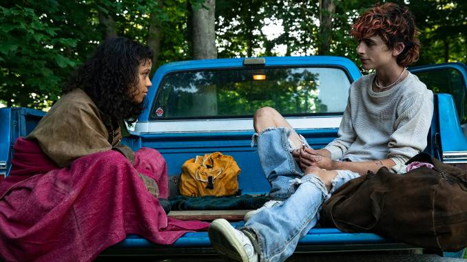 Timothée Chalamet Is a Cannibalistic Serial Killer Looking for Love in the <i>Bones and All</i> Trailer