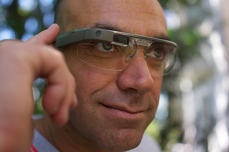 800px-A_Google_Glass_wearer.jpg