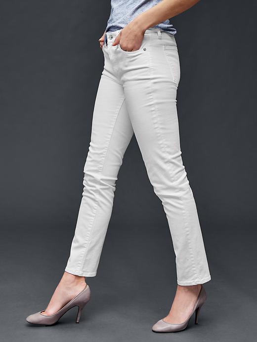 8A_white jeans female.jpg