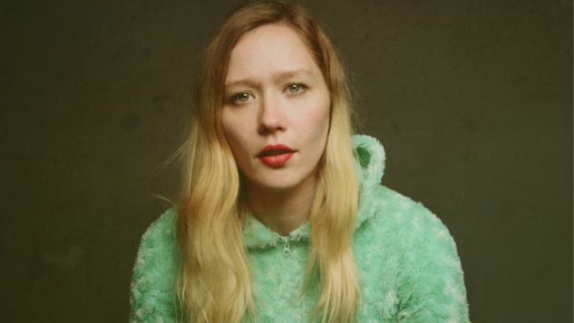 Rising Australian Folk-Rock Singer Julia Jacklin Releases Magnetic New Single, "Hay Plain"