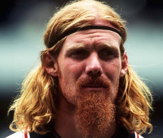 AlexiLalas hair.jpg