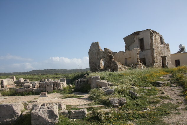 Ayos Aphilon basilica near Oasis hotel and restaurant.JPG