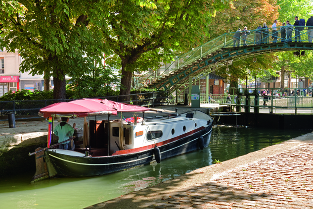 Canal Saint Martin. Courtesy of Paris Tourist Office:Jacques Lebar.jpg