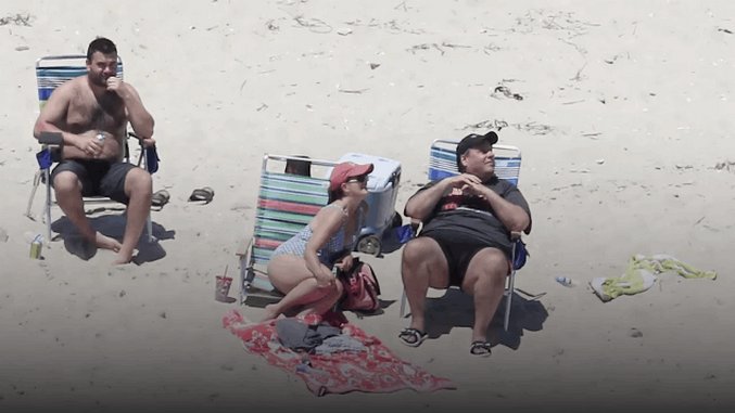 The Funniest Tweets about Chris Christie's Beach Day
