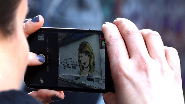 Taylor Swift Made You Do It: Ticketmaster Deal Turns Fans Into Pawns
