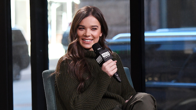 Hailee Steinfeld to Lead New Romantic Comedy <i>Voicemails for Isabelle</i>