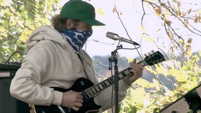 Watch Bon Iver Perform New Ruth Bader Ginsburg Tribute Song &#8220;Your Honor&#8221;