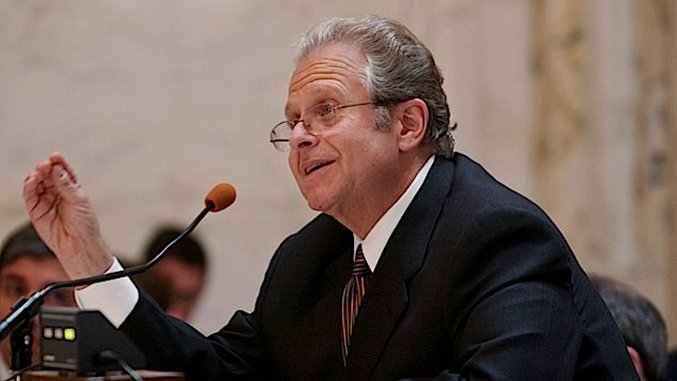Why is Harvard Professor Laurence Tribe Lying About Bernie Sanders on Twitter?
