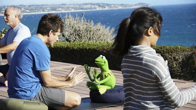 <i>The Muppets</i> Review: &#8220;Pig&#8217;s in a Blackout&#8221;