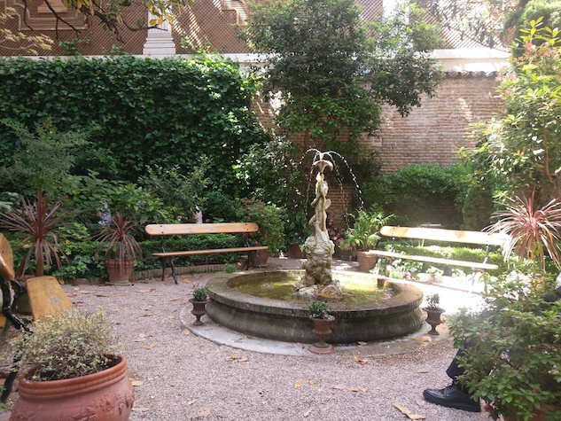 Museo del Romanticismo courtyard by Rachel Williams.jpg