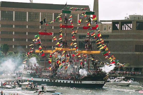 Photo2_Pirate_Ship.jpg