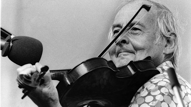 Listen to Fiddle Maestro Stéphane Grappelli Cover "Killing Me Softly With His Song" in 1976