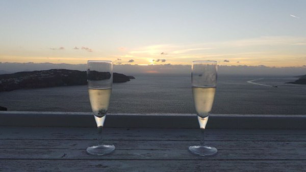 Santorini_1_Prosecco_athermi_suites.jpg