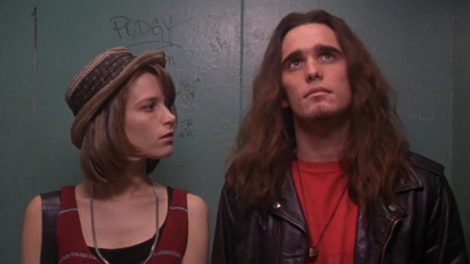 30 Years Later, <i>Singles</i> Is Better as a Snapshot of 1990s Grunge than as a Movie