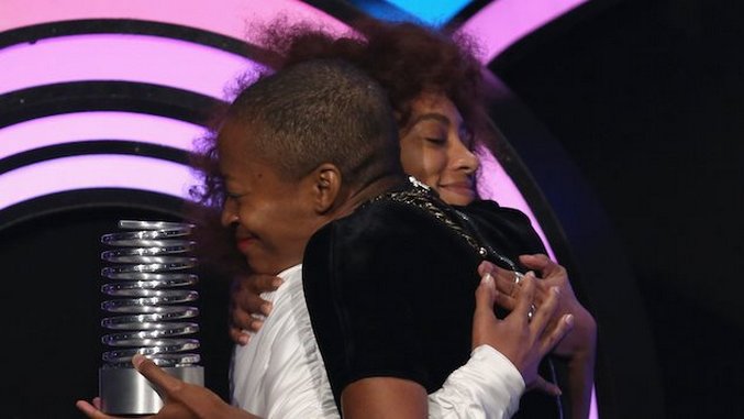 Solange Wins Artist of the Year at Webbys