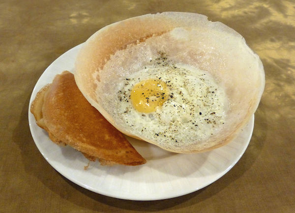 Sri_Lanka-Egg_hoppers.jpg