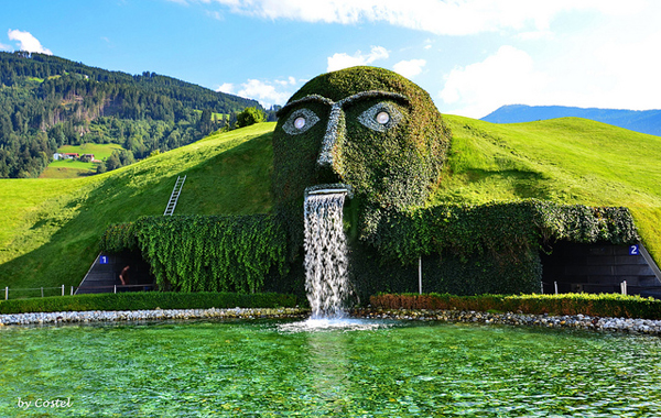 Swarovski_Fountain_Costel_Slincu.jpg