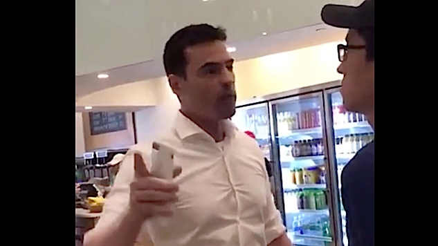 White American Man Gets Mad at Fresh Kitchen Workers Speaking Spanish Threatens to Call ICE