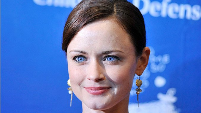 Alexis Bledel Will Return As a Series Regular for Season Two of <i>The Handmaid's Tale</i>