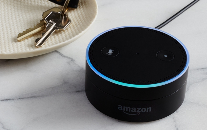 does the amazon echo need to be plugged in