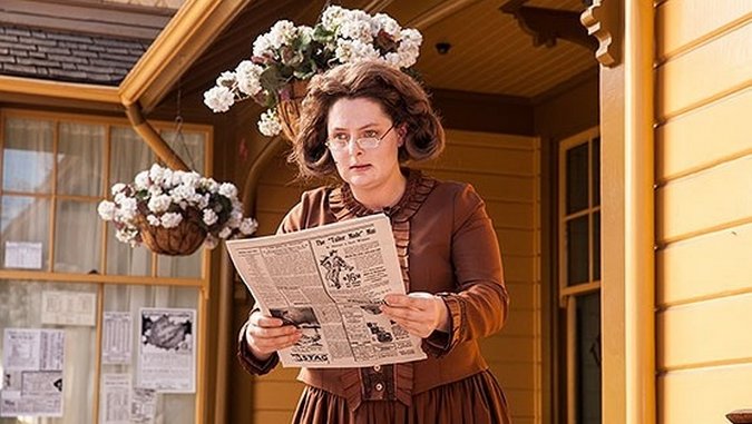 <i>Another Period</i> Review: &#8220;Rejects Beach&#8221; (1.09)