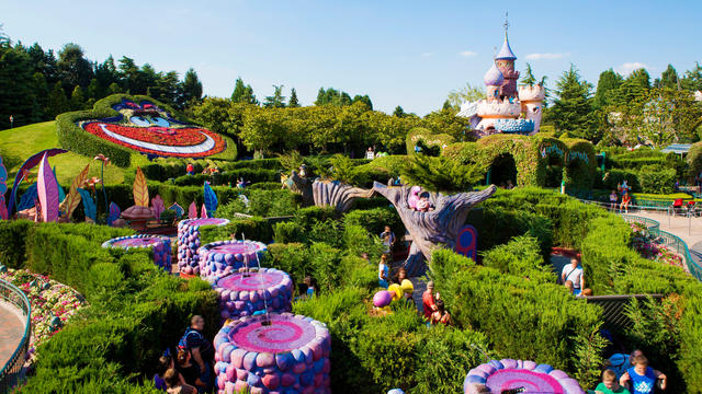 Disneyland Paris Alice Labyrinth