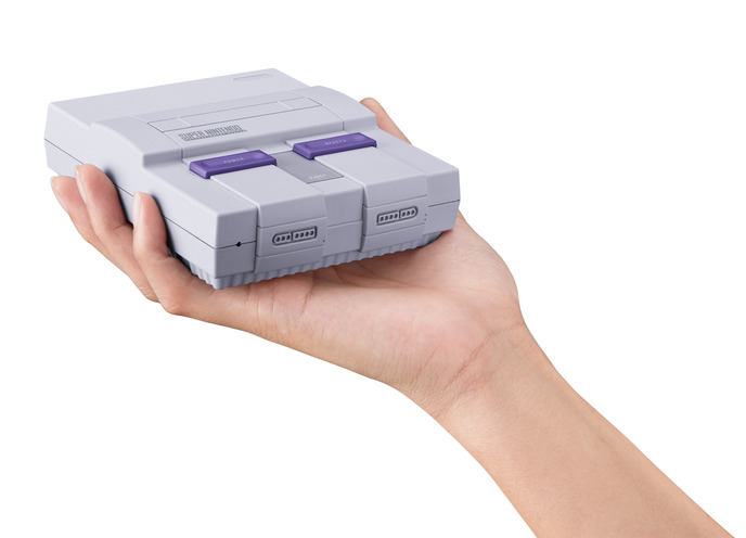 SNES_Classic_by_nintendo_hand.jpg