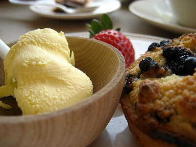 clotted cream (400x300).jpg