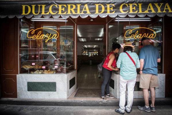 dulceria_celaya_ana_tello.jpg