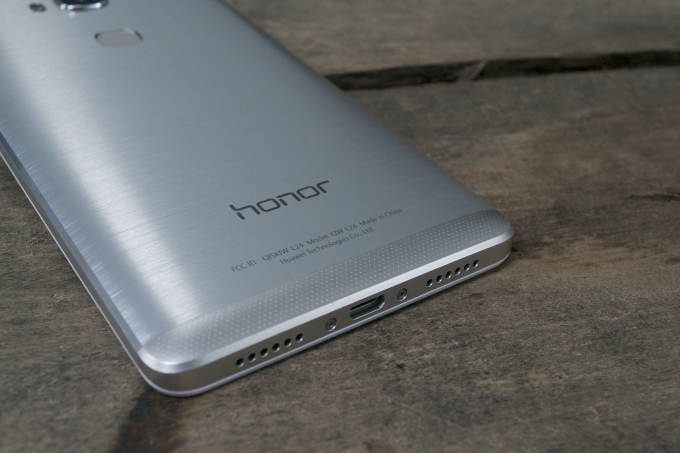 honor5x_plastic.jpg