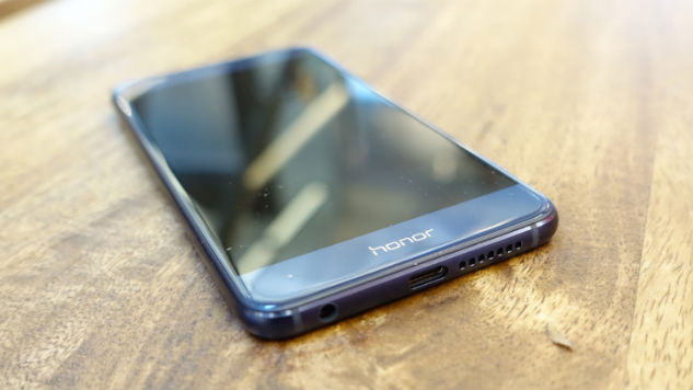 Huawei Honor 8 Review: A Galaxy-Style Phone for Half the Price