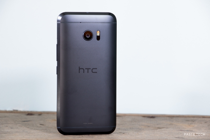 htc10_standing2680.jpg