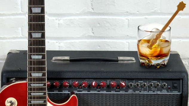 25 'Cool' Ice Cube Molds To Improve Your Cocktails