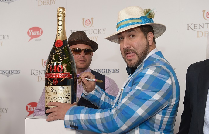 joey_Fatone_by_gustavo_caballero_getty_images.jpg
