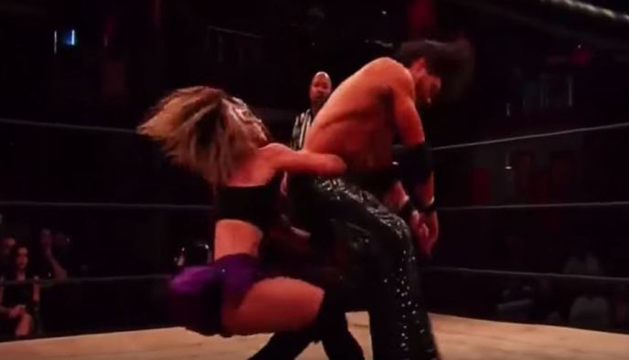 lucha underground sexy star vs mundo.JPG