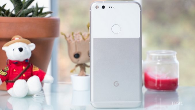 Pixel XL Hands-On: Day One with Google's First Smartphone :: Tech :: Features :: Google :: Paste