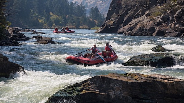 rafting-883523_640.jpg