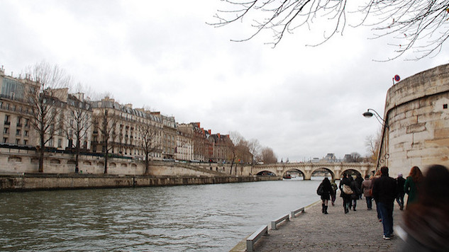 seine walkway.jpg