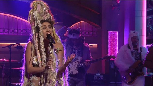 <i>Saturday Night Live</i> Review: "Miley Cyrus" (41.01)