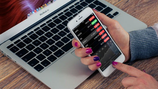 10 Essential Stock Market Apps For Staying Up To Date