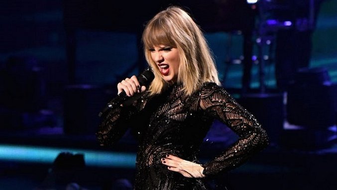 The Funniest Taylor Swift Tweets and Memes