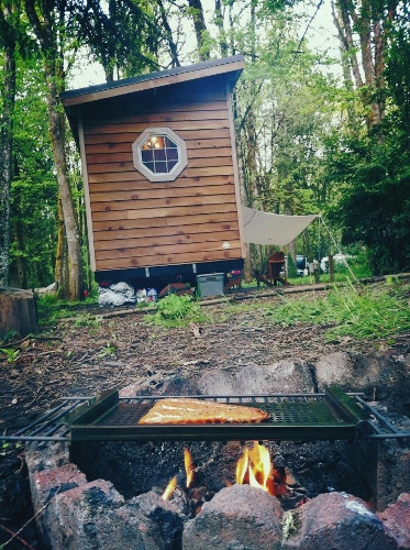 tiny kitchens lead (373x500).jpg