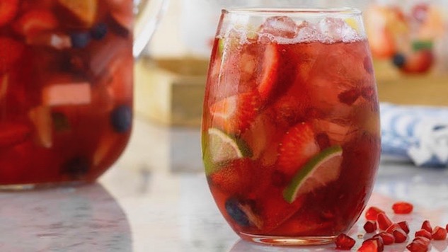 5 Boozy Punches Guaranteed to Please a Crowd