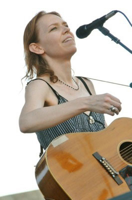 gillian_welch_sfb_live.jpg