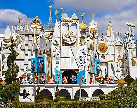 disneyland its a small world.jpg