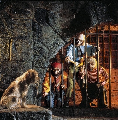 disneyland pirates of the caribbean.jpg