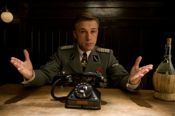 inglorious_basterds_christoph_waltz_inglourious_79_hans_landa_desktop_1900x1267_hd-wallpaper-518628.jpg