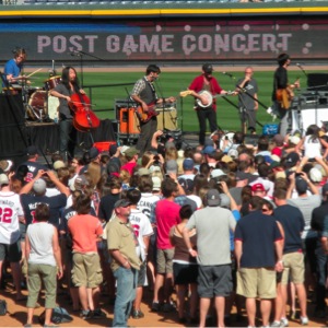 avetts_braves_crowd.jpg